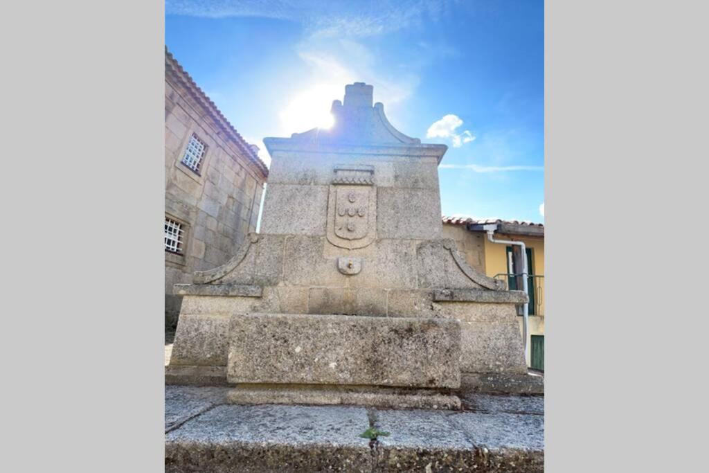 Casa De Sampaio - * Castelo Mendo